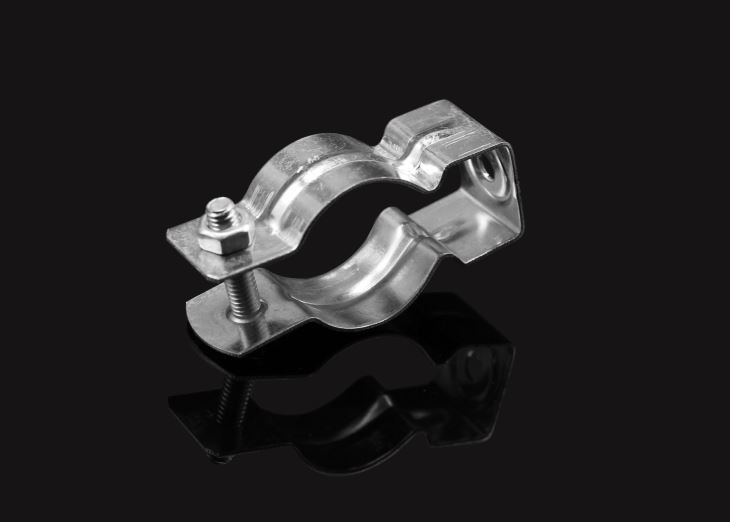 Colgador de conductos eléctricos EMT